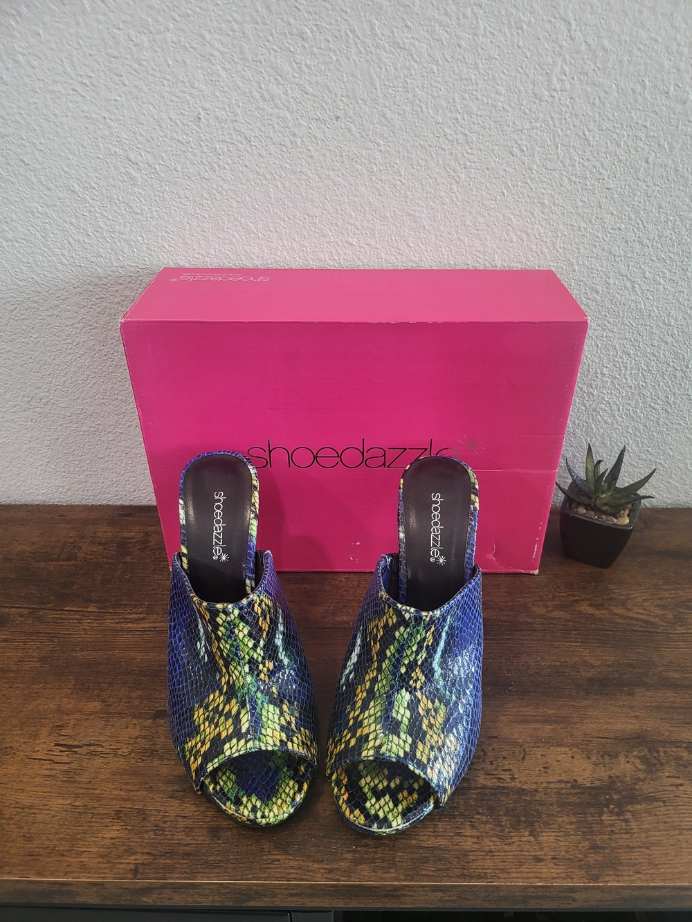 Shoe Dazzle Blue & Green Snake Print Stiletto Mule Slides Size 8.5 with Box